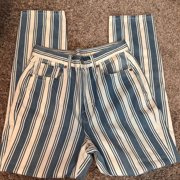 NWT American Eagle Blue and White Striped Mom Jeans Size 8 - Picture 3 of 5
